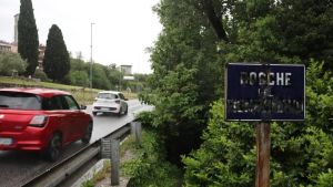 Le foci del Timavo senza indicazione: un unico cartello del Touring lordato