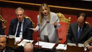 Meloni in Aula. Botta e risposta con Renzi sull'economia
