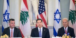 طهران تشوِّش على مفاوضات واشنطن؟