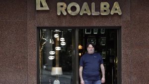 Cada día cierra un comercio en Asturias y en una céntrica calle de Oviedo tres históricos se sumarán a la lista: 