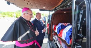 FOTO Potresne scene na Macelju: Hrvatska preuzela posmrtne ostatke 500 žrtava iz Slovenije