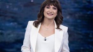Vladimir Luxuria le canta a tutti: “Io, contro i pregiudizi col sorriso. Chi un tempo mi stigmatizzava ora mi chiede selfie”