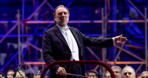 Alla Scala va in scena la stroncatura preventiva di Nabucco e Chailly