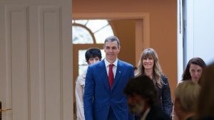 Begoña Gómez insiste ante la Audiencia para que impida llevarla ante un jurado porque Peinado la acusa por ser esposa de Sánchez