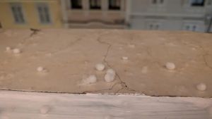 Maltempo a Gorizia: le strade imbiancate dalla grandine