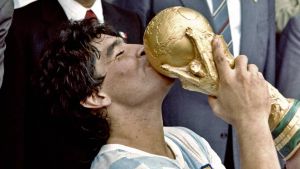 Festival de Cannes, jour 3: quand la légende du foot et celle de Maradona se racontent sur grand écran