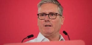 Who are the main contenders to replace Keir Starmer as prime minister?