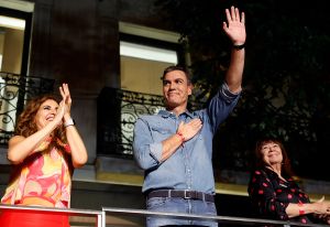 Momentos estelares de la humanidad, la suerte de Pedro Sánchez y el gol de Nayim