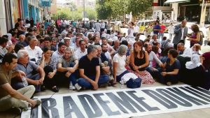 Kayyımlarla yaşamak