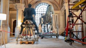 Restauro del Gattamelata a Padova in ritardo: analisi tecniche allungano i tempi
