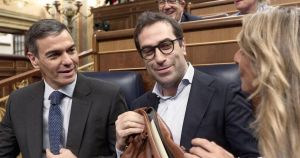 El escudo social del Gobierno contiene el golpe económico de la guerra, pero abre un nuevo frente en junio
