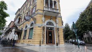 Caffè Garibaldi, il locale chic di Gorizia dove 8 lavoratori su 8 erano in nero: attività sospesa