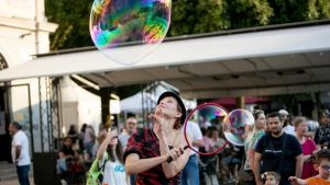 Festa del vino e pesce: l’estate parte dal gusto a Monfalcone