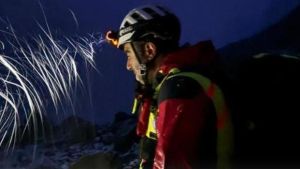 Asturias y Castilla y León se vuelcan en la búsqueda de un montañero inglés de 61 años perdido y agotado en la zona de Caín de los Picos de Europa: las condiciones son de nieve y frío