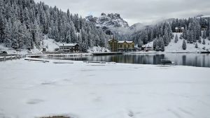 La neve di maggio imbianca le montagne del Veneto, l’esperto: «Eventi anomali ma non del tutto eccezionali»