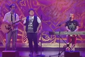 Comedy rock band use 38 songs to prove how ‘every pop song’ uses the same four chords
