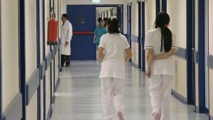 Agende chiuse, appuntamenti dopo 14 mesi o a due ore di auto: l’odissea di chi ha bisogno di una visita sanitaria
