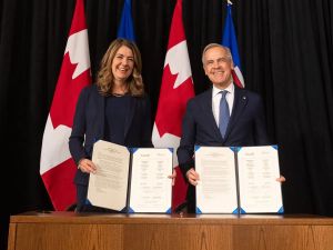Bell: A confident Danielle Smith says most Albertans are rooting for her pipeline deal
