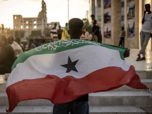 Dyer: Only one of the Middle East's two wars is paused