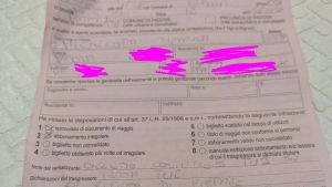 Bus, multata perché fuori Comune: «Ho pagato con il bancomat e mi è apparso: biglietto valido»