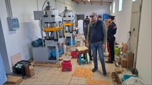 Un fiume di monete false da 2 euro. “Contraffazione di altissimo livello”
