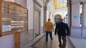 Stalking in supermercato a Trieste. Altra collega nel mirino: processo bis al salumiere