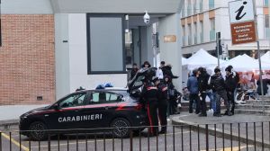 Gira per la zona rossa da cui era stato cacciato due volte: daspo di sei mesi per un 24enne