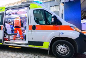 Scontro fra un suv e un furgone: due morti e un ferito grave