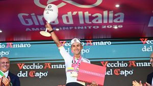 Giro d'Italia 2026, tappa 8: doppietta di Narvaez. Ordine d'arrivo e classifica generale /