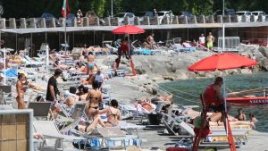 Lavoro stagionale, a Lignano e Grado scarseggia il personale: stipendi possono arrivare fino a 4.000 euro