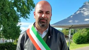 Perde mani e piedi a causa della meningite, l’appello del sindaco: «Aiutiamo Matteo»