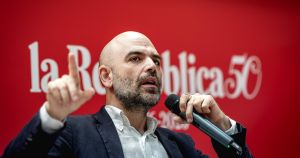 Gaza, le destre e Garlasco È un Salone da manicomio