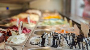 Muore a 16 anni dopo aver mangiato un gelato: due le ipotesi