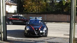 Colpita al volto e scaraventata a terra: anziana rapinata al cimitero di Chiarano