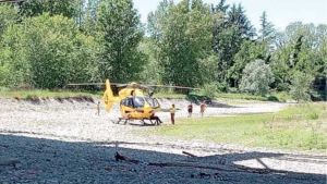 Si butta dal ponte sul Ticino, 17enne salvato dai soccorritori