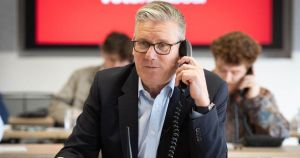 Guerra civil laborista: críticos con Starmer agitan el avispero para acelerar su caída