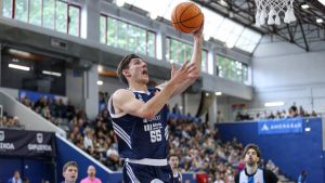 Un Alimerka Oviedo venido arriba vuelve a ganar en San Sebastián y está a una victoria de avanzar en el play-off de ascenso