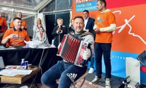 Velenjčan je osvojil rekord v najdaljšem igranju harmonike na svetu