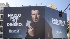 Los neobancos afilan sus estrategias comerciales para captar a los indecisos de la banca tradicional