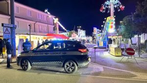 Risse e pestaggi alla sagra tra gruppi di minorenni: intervengono i carabinieri