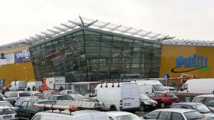 Arresto cardiaco all’Ipercity, un giovane gli salva la vita: un appello per trovare l’eroe