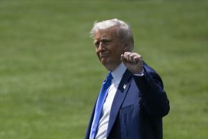 Trump: Sat im otkucava