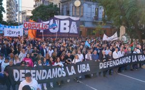 Movilizaciones en Argentina contra el colapso de las universidades públicas