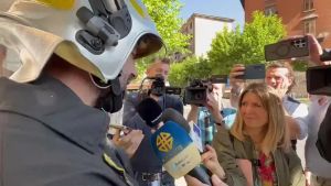 Incendio in viale D’Annunzio a Trieste: «Non possiamo escludere nulla»