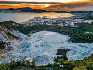 Terremoto nei Campi Flegrei oggi, scossa di magnitudo 2.3 con epicentro nella Solfatara