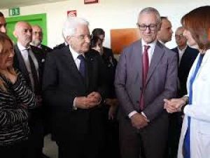 Mattarella ai medici dell'ospedale di Modena: Avete la riconoscenza di tutti i concittadini