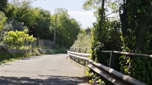 Da deposito a bilocale vista mare: scatta la denuncia per abuso edilizio in via del Pucino a Trieste