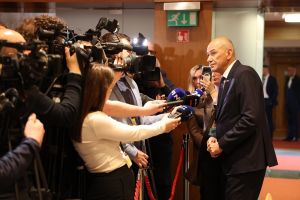 (REKLI SO) Leon Magdalenc: Janša se žrtvuje za nas