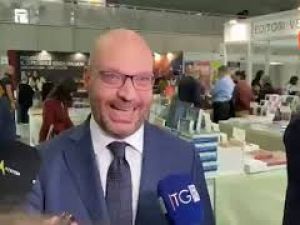 Fontana (Camera) al Salone del Libro: La malattia dell'ignoranza va combattuta con lo studio