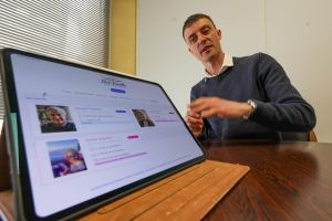 Béarn : il crée un site Internet pour organiser la prise en charge de parents dépendants [vidéo]